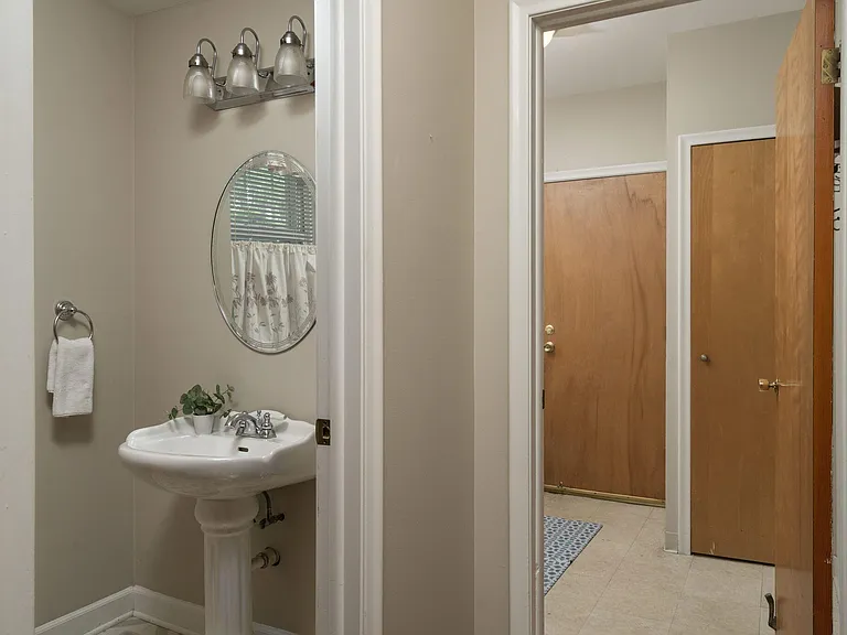 707 Rutgers Rd — Photo 21