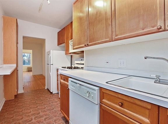 5th image of 1419 W Catalpa Ave APT 2N