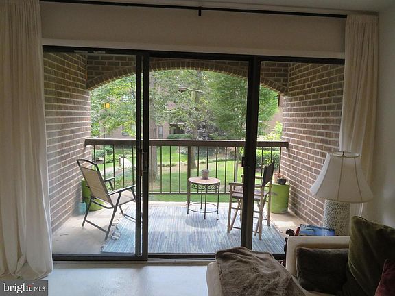 3rd image of 11228 Chestnut Grove Sq APT 232