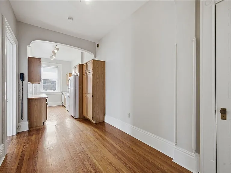 825 Delaware Ave — Photo 5