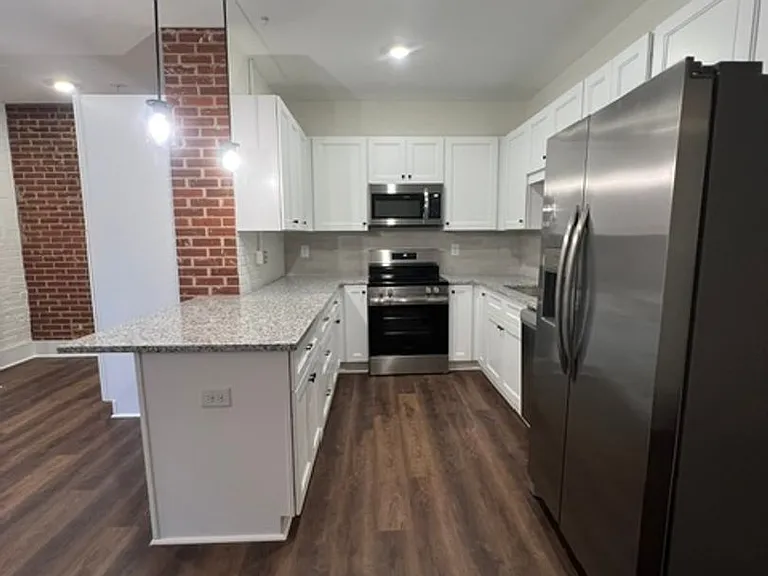 114 Nassau Pl — Photo 17