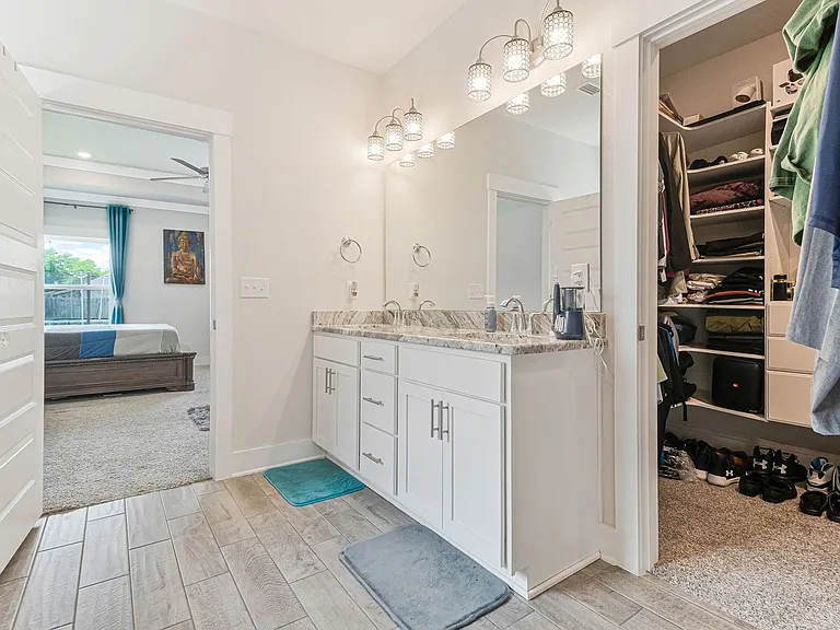 6076 Cherry Hill Cir — Photo 18