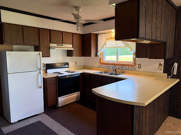 2nd image of 1180 Range View Dr