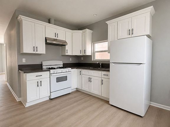 5th image of 1242-1244 1/2 W 93rd St #1242