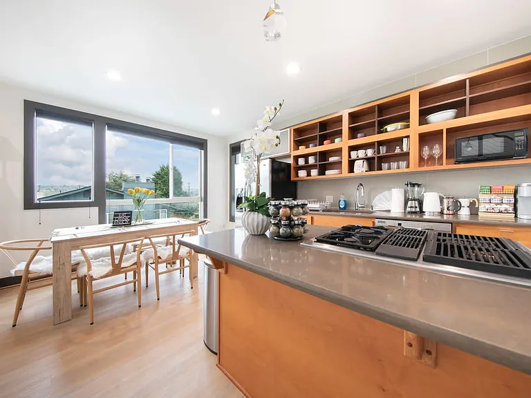 558 Highland Dr — Photo 11