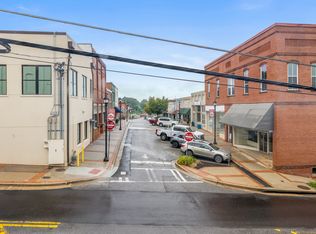 128 Main St N, Cornelia, GA 30531