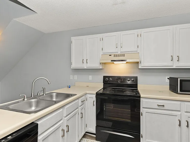 1009 Stonegate Dr #A — Photo 6
