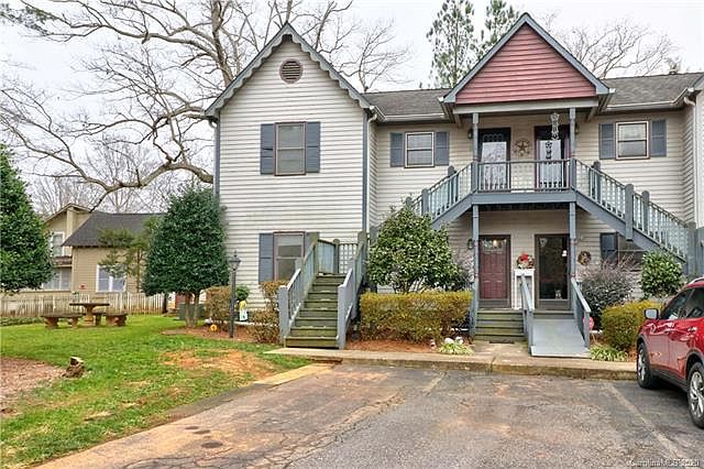 1st image of 211 Ramsey Ct #211