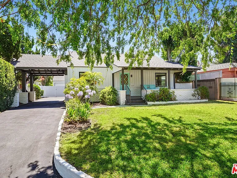 4940 Placidia Ave — Photo 3