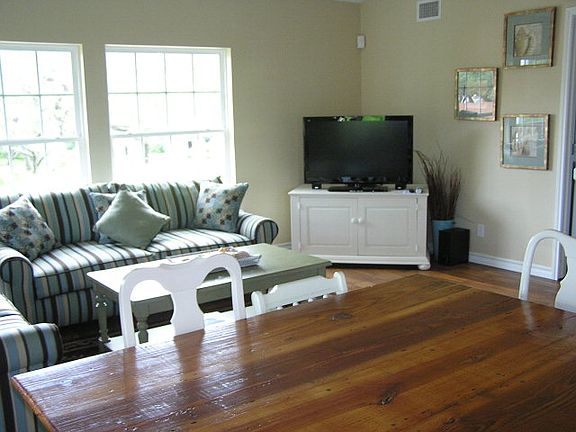 2nd image of 404 Fulton Ave