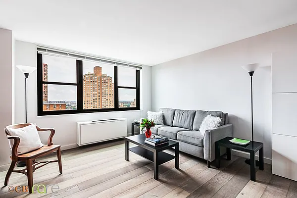 Rented by Rich Associates Real Estate LLC | media 20