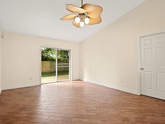 5th image of 9478 Brackin St