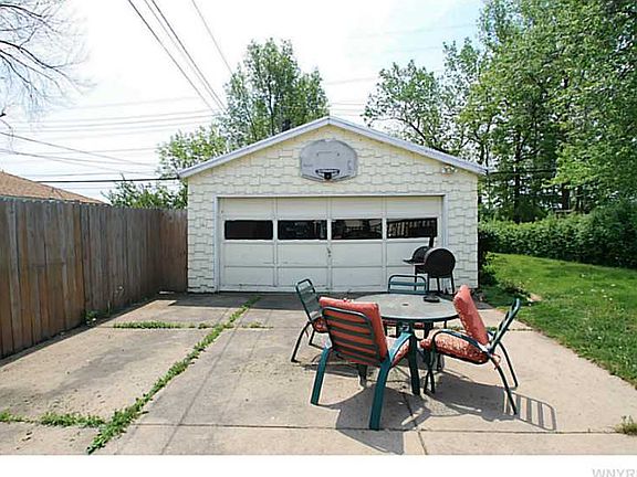 3rd image of 147 Joseph Dr
