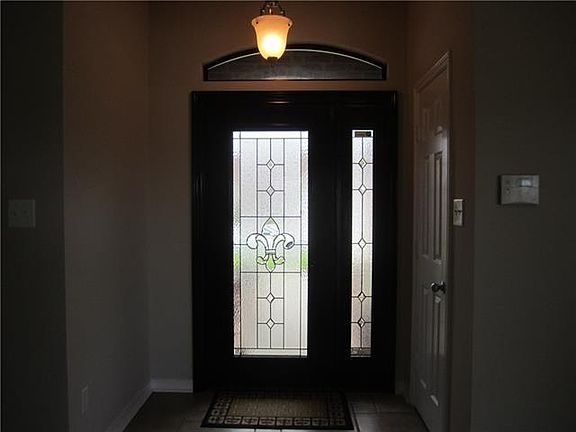 4th image of 1668 Nottingham Dr