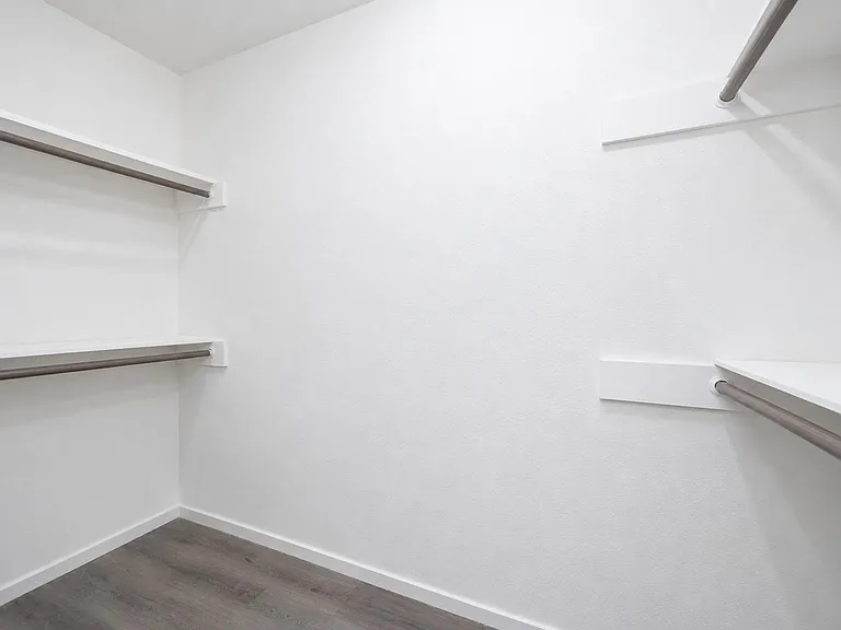 6526 Lynngate Dr — Photo 16