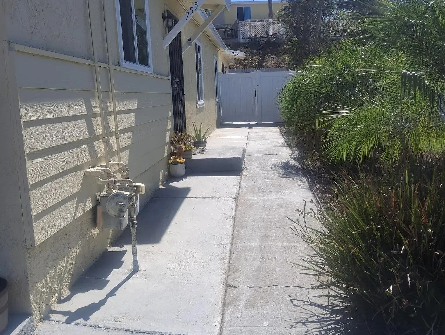 2 bed, 1.0 bath, 750 sqft, $2,100 — Photo 4