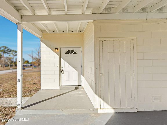 3rd image of 1048 Japonica Ln