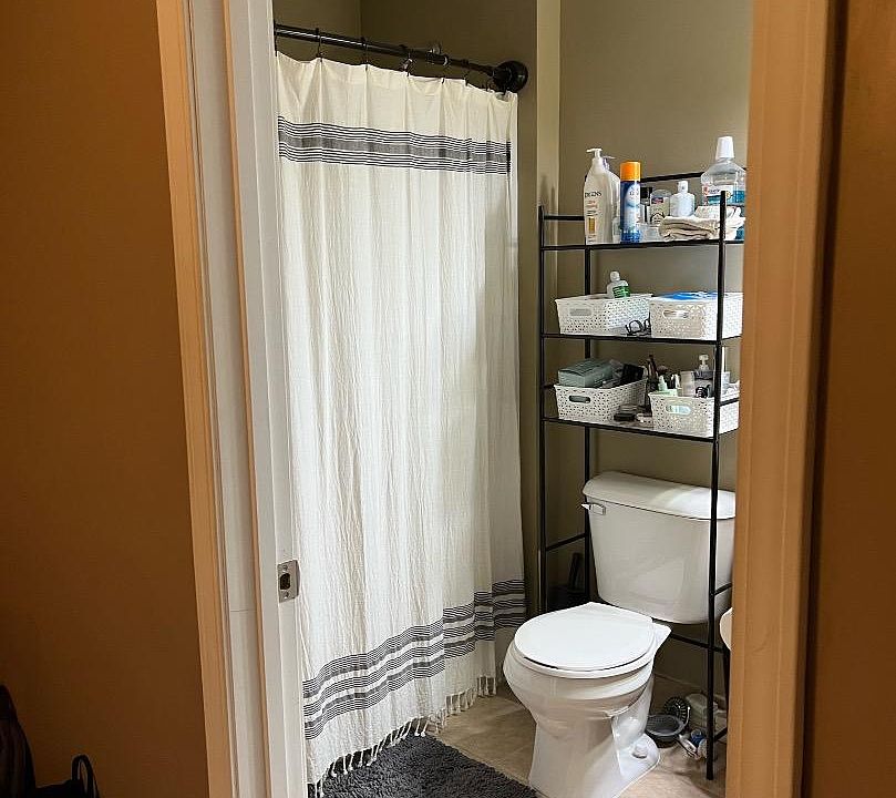 1st image of 816 W 18th St