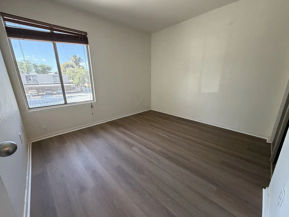 5910 W. Golden Ln. — Photo 2