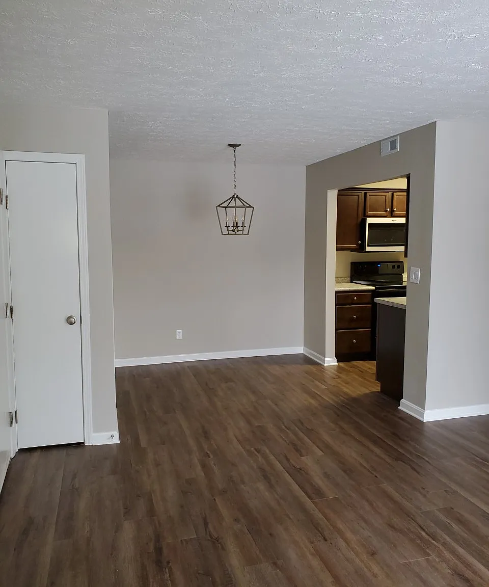 Lone Star Apartments — Photo 2