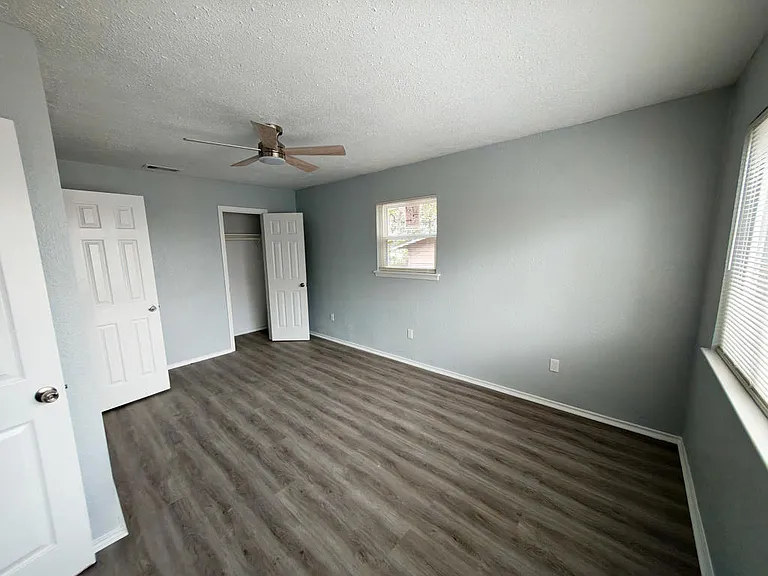 202 Margaret Lee St — Photo 8