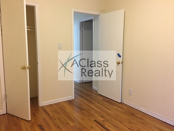 5th image of 2339 33rd St #2