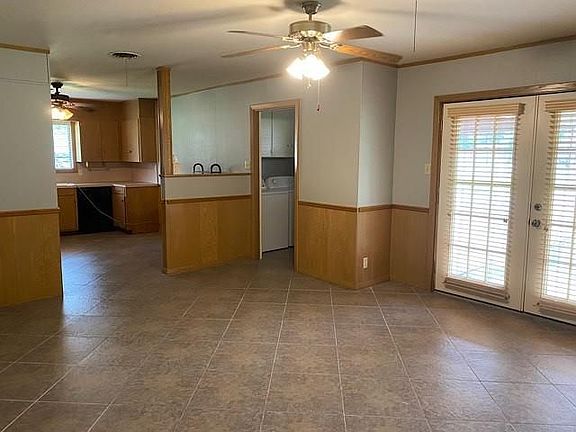 4th image of 2125 Shady Ln