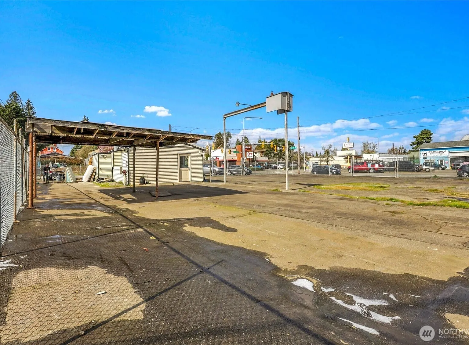 Studio, 900 sqft, $6,000 — Photo 4