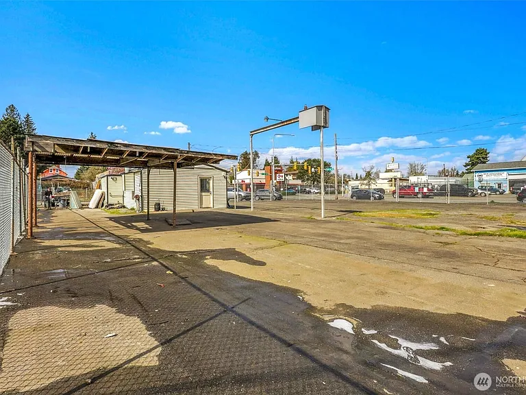 Large Flat Lot