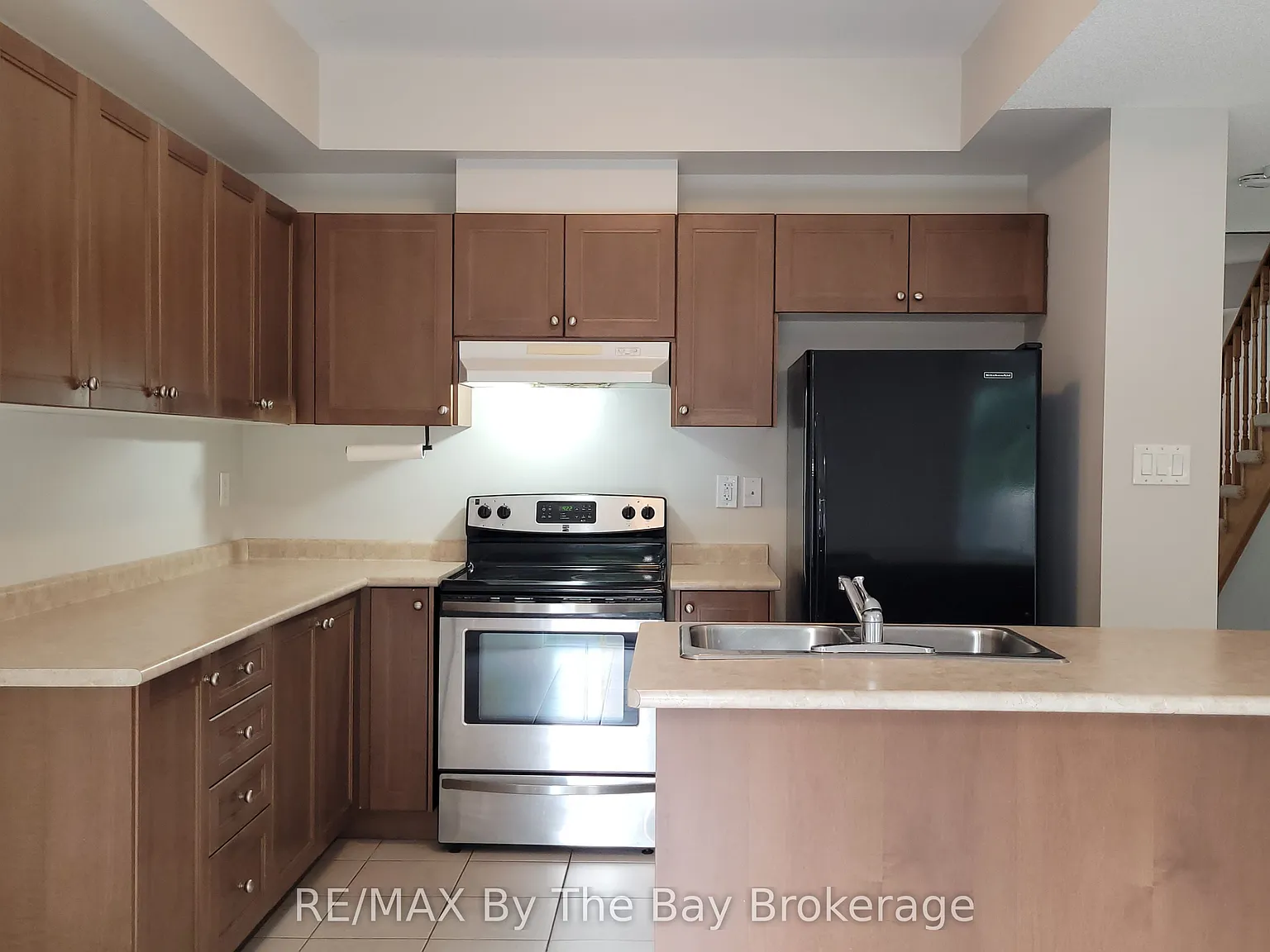 3 bed, $2,400 — Photo 3