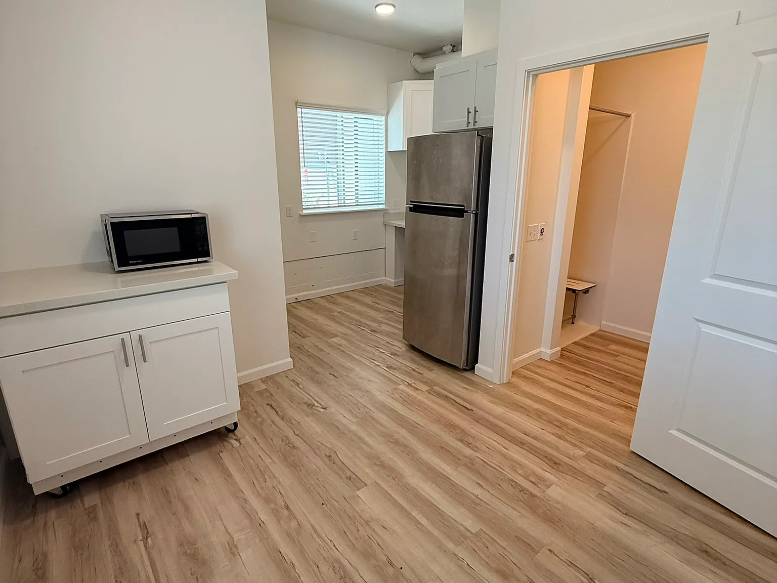 Studio, 289 sqft, $995 — Photo 4