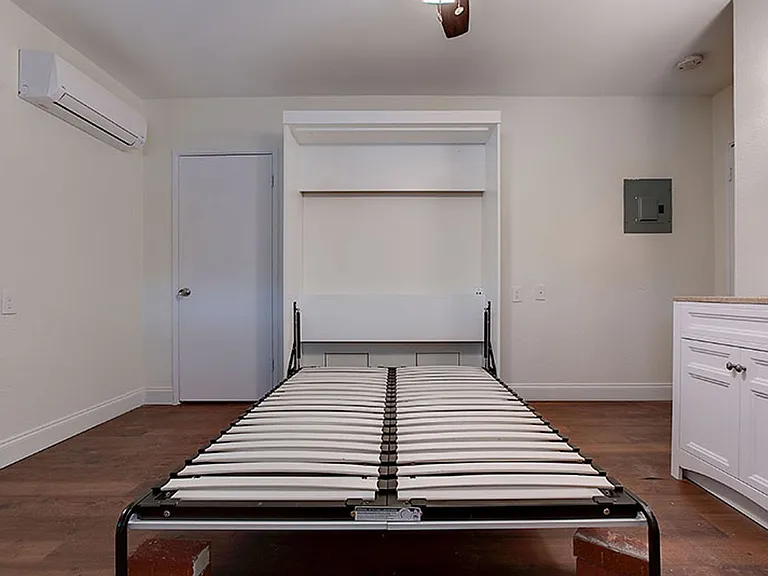 306 E 30th St #207 — Photo 2