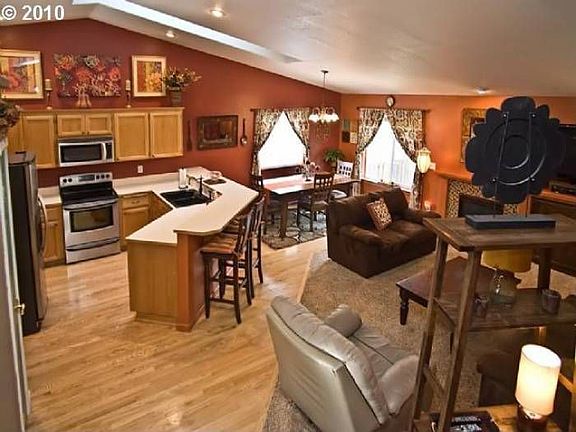 Kitchen/Family Room