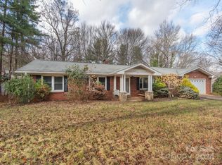 757 Country Club Dr, Waynesville, NC 28786
