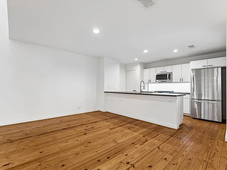 6130 Grand Blvd — Photo 20