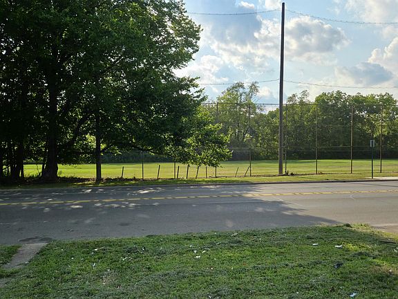 4th image of 11792 Burt Rd