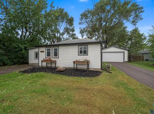 3239 N Lewis Ave, Sioux Falls, SD 57104
