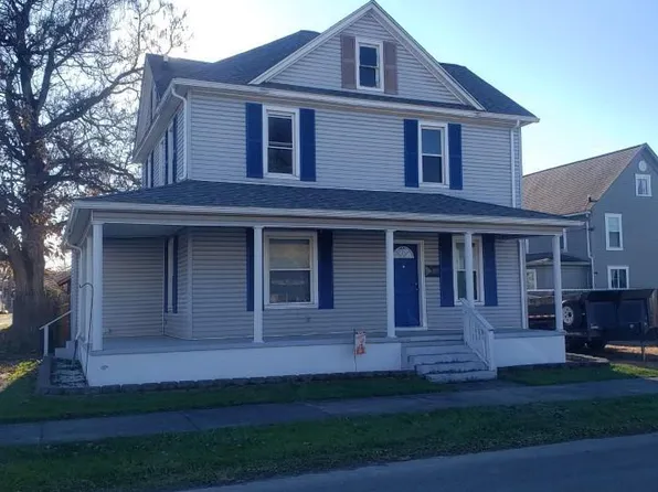 36 14th St, Elkins, WV 26241
