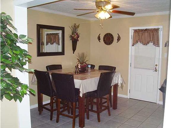 5th image of 109 Woodcrest Cir