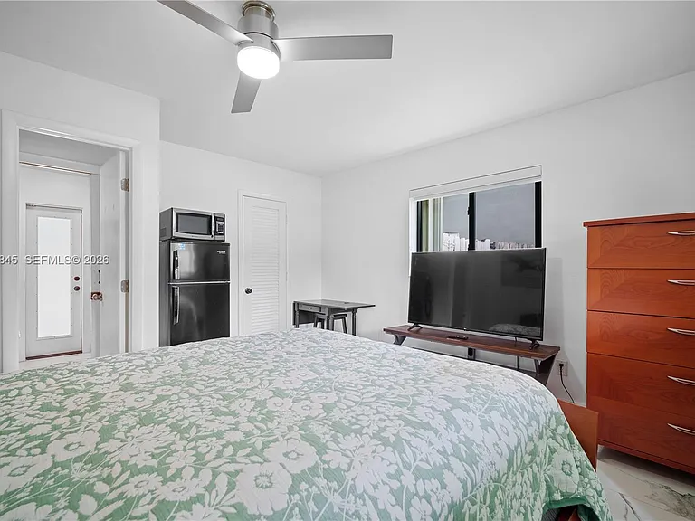 4241 NW 9th Ct #EFFICIENCY — Photo 12