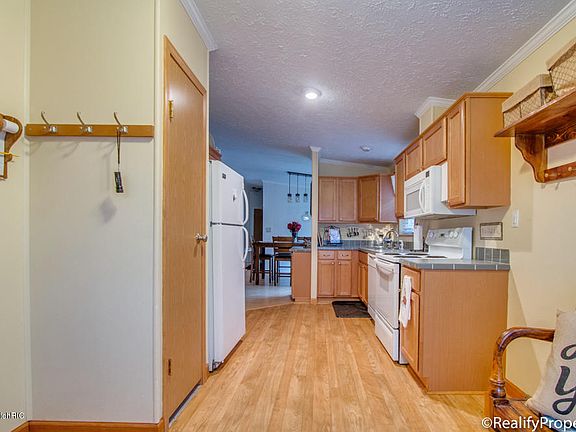 5th image of 9300 Myers Lake Ave NE