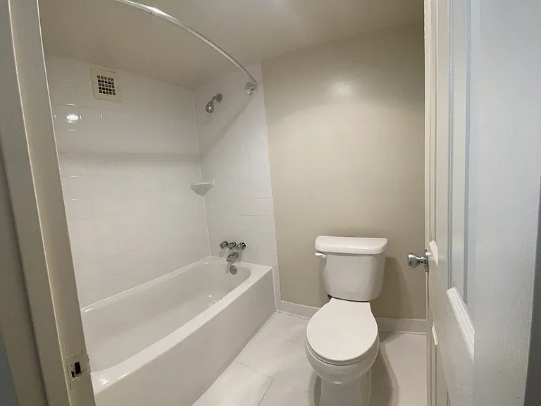 Claridge House — Photo 64