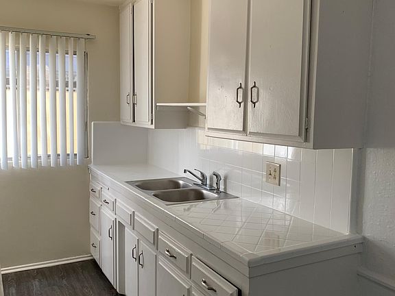 5th image of 3746 Vinton Ave #3
