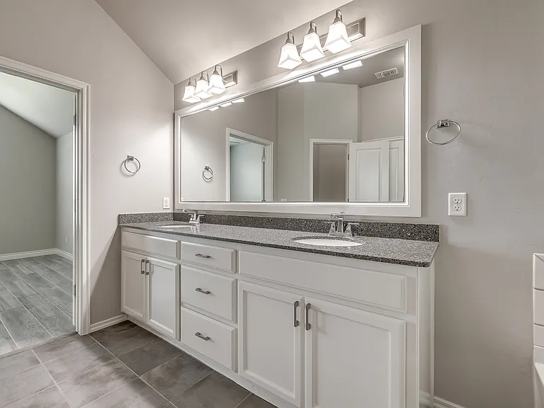 18705 Vivo Dr — Photo 37