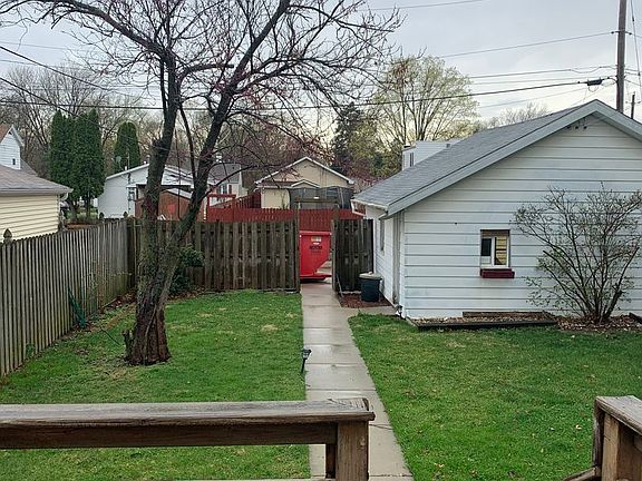 3rd image of 2204 42nd St