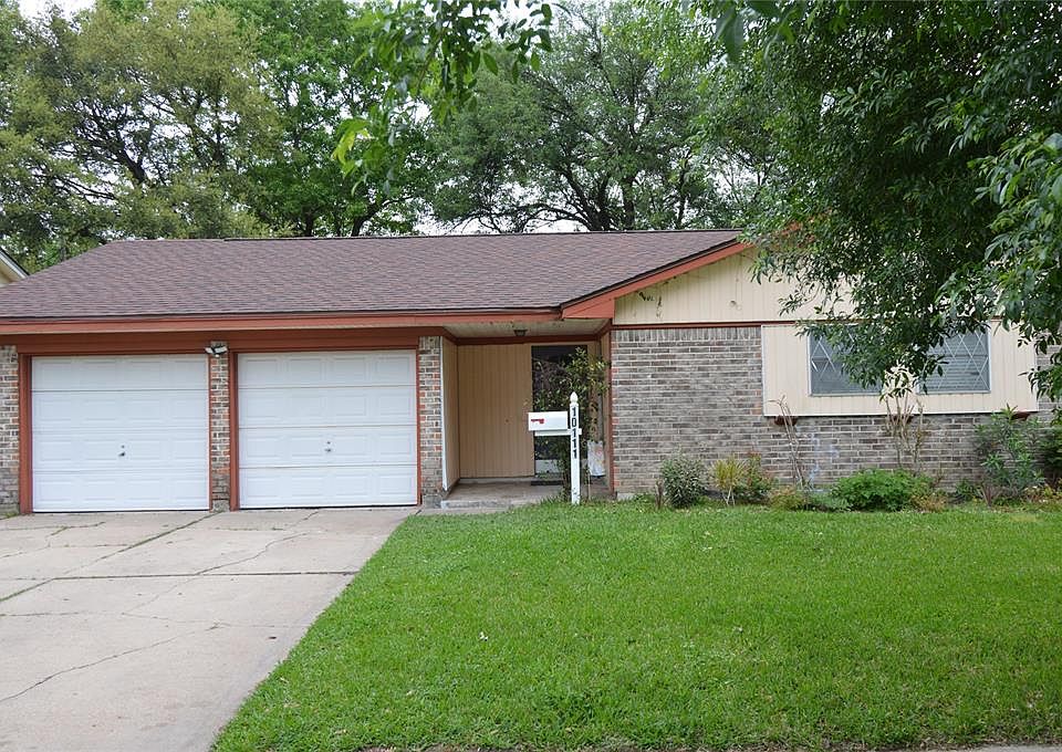 1st image of 10111 Carlow Ln