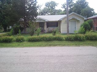 608 S 4th St, Morris, OK 74445