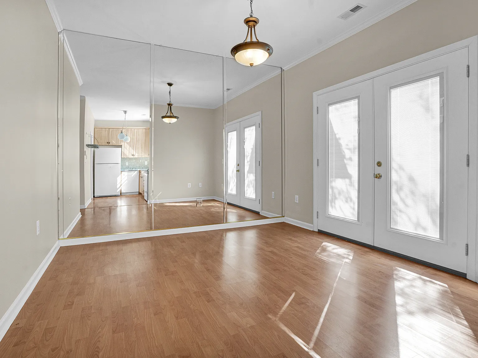 2 bed, 2.5 bath, 1250 sqft, $1,750 — Photo 4