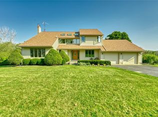 6482 Bortle Rd, Victor, NY 14564