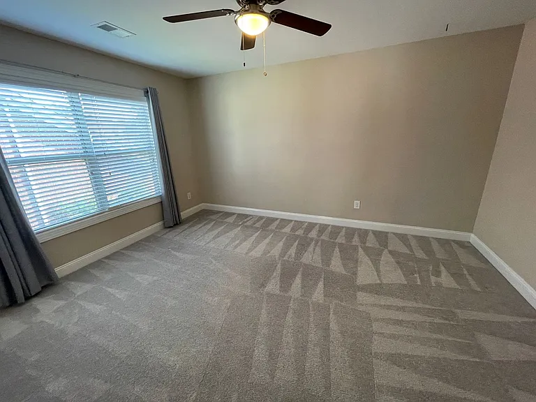 654 Dutchmans Creek Trl — Photo 23